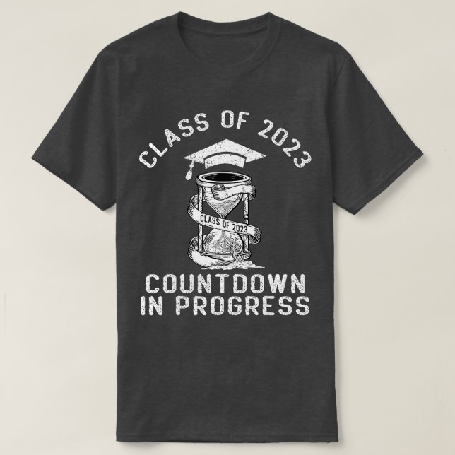 Högre klass 2023 nedräkning till Studenten Gift T Shirt (Design framsida)