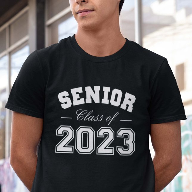 Högre klass 2023 t shirt (Skapare uppladdad)