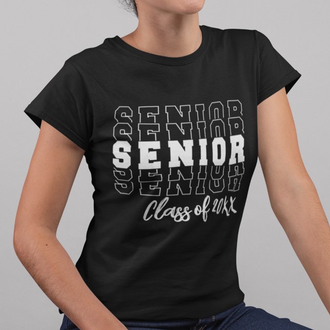 Högre staplade fet teckensnitt Studenten varje år T Shirt (Skapare uppladdad)