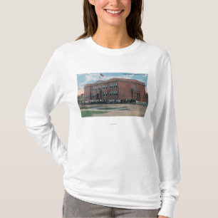Högstadiet med fakulteten och studenter t-shirt