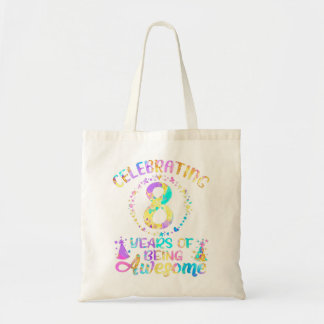 Högtidlighållande av 8 år av att vara barn i Fanta Tygkasse