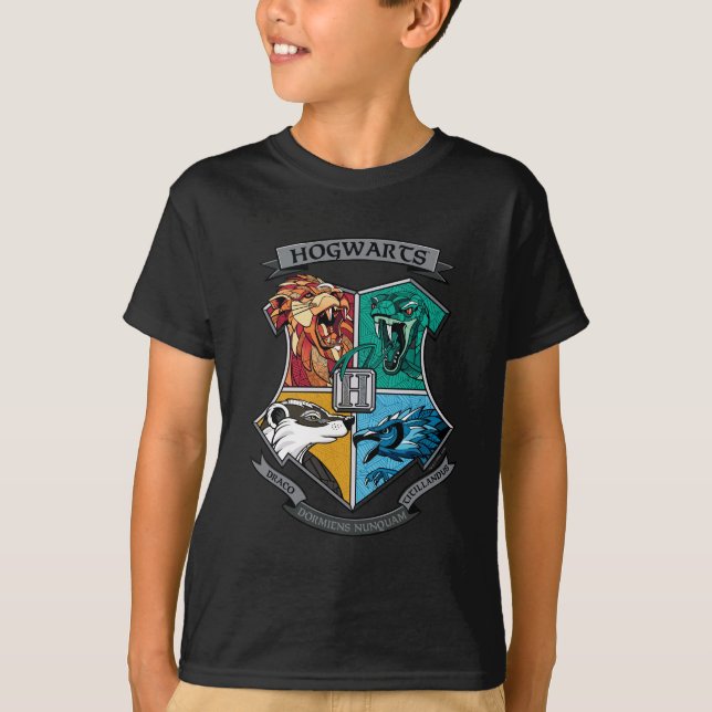 HOGWARTS™ Crosshatched Emblem T Shirt (Framsida)