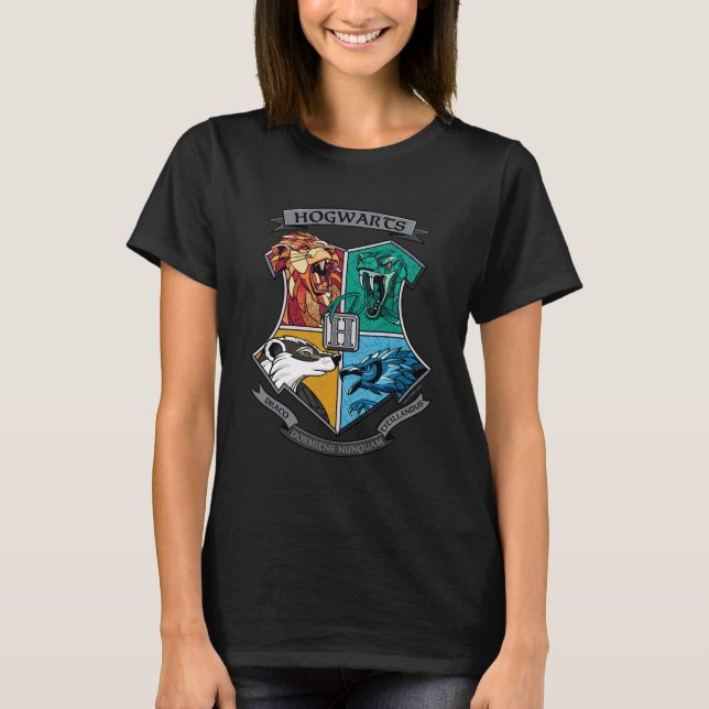 HOGWARTS™ Crosshatched Emblem T Shirt (Framsida)