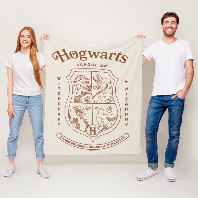 HOGWARTS™ School of Witchcraft and Wizardry Crest Fleecefilt (På plats)