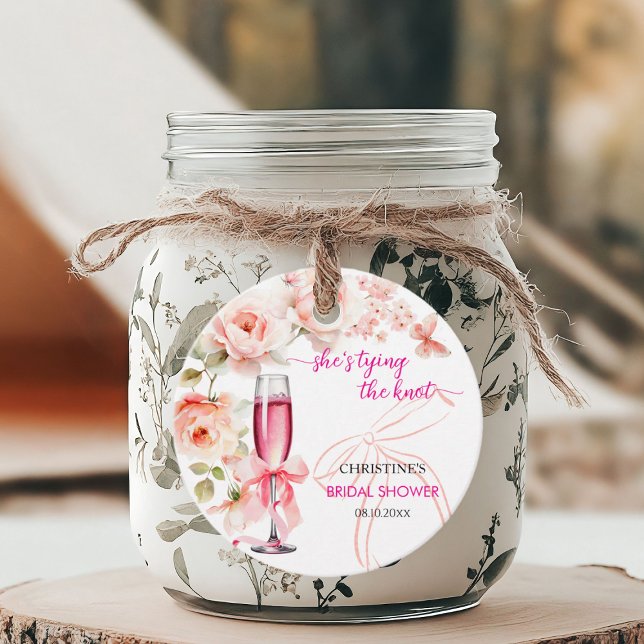 Höj glaset Hon håller på att knyta knuten Bröllops Gåvor Etiketter (Skapare uppladdad)