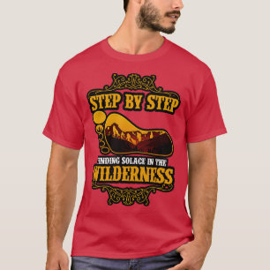 Höja steg för steg och hitta lösningsmedel i Wilde T Shirt