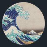 Hokusai Underbar Wave av Kanagawa. Vintage japan a Runt Klistermärke<br><div class="desc">Katsushika Hokusai "Den Underbara vågen av Kanagawa"-dekalen. Vintage japan-illustration.</div>