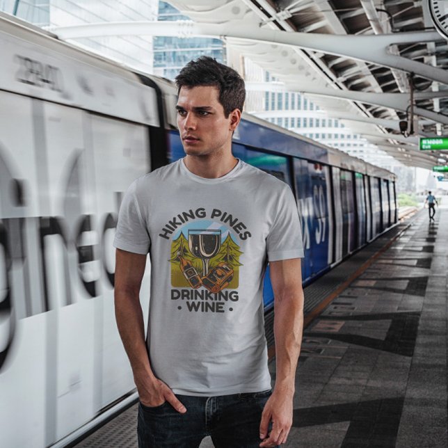 Hölja och dricka Vin T Shirt (Skapare uppladdad)