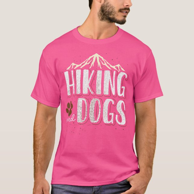 Höljande och Hundar utomhusbergshiker-Hund T Shirt (Framsida)