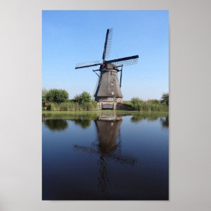 Holländische Windmühle an einem sonnigen Märkre Poster