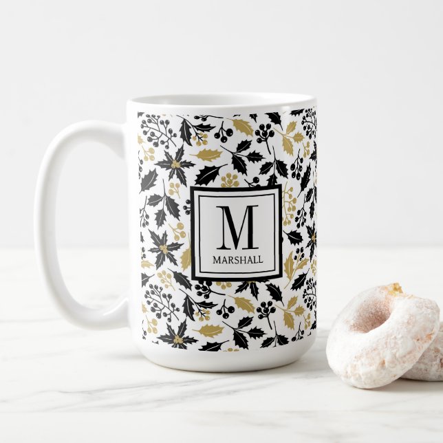 Holly Berries Black Gold Name Monogram Christmas Kaffemugg (Med munk)