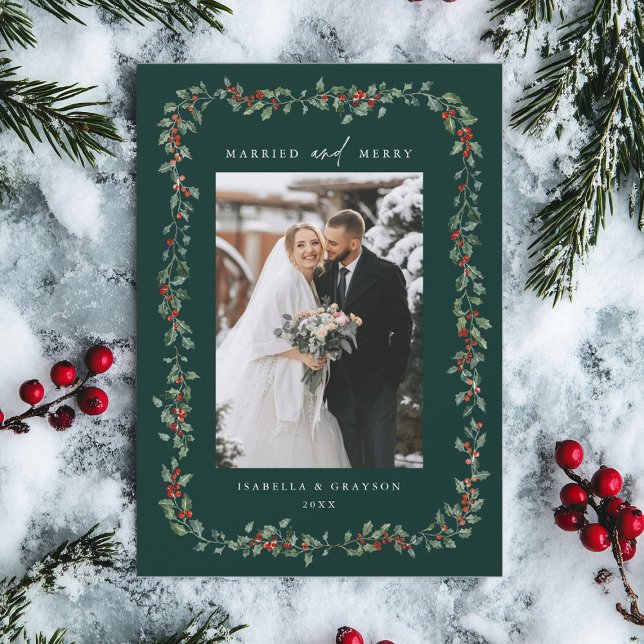 Holly Berry Frame Married & Merry Photo Green Julkort (Skapare uppladdad)