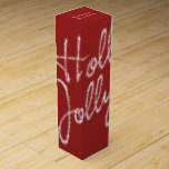 Holly Jolly Red Helgdag Vin Box. Vinlåda<br><div class="desc">En sparkly Holly Jolly på en festlig röd bakgrund dekorerar trendiget helgdag vin box.</div>