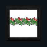 Holly Löv, Holly-bär, julkrans Smyckeskrin<br><div class="desc">En festlig och färglös,  gryande mardröm som gör vintersäsongen ännu mer glad.</div>