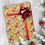 Holly och Berries om Rosa Festive Stollig jul Presentpapper<br><div class="desc">Den här festliga återkonstruktionen har hand plockade och bär på mjuk rosa för den mysiga,  traditionella helgdag med en antydan om stollig. Originalkonst av Malissa Melrose.</div>