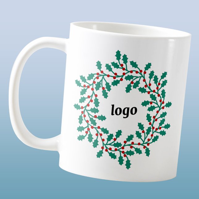 Holly WAN Logotyp Business Helgdag Kaffemugg (Logo holly wreath business promotional holiday coffee mug)