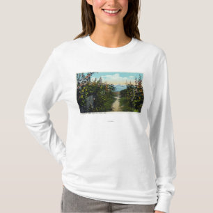 Hollyhocklanen beskådar av hamnen t shirt