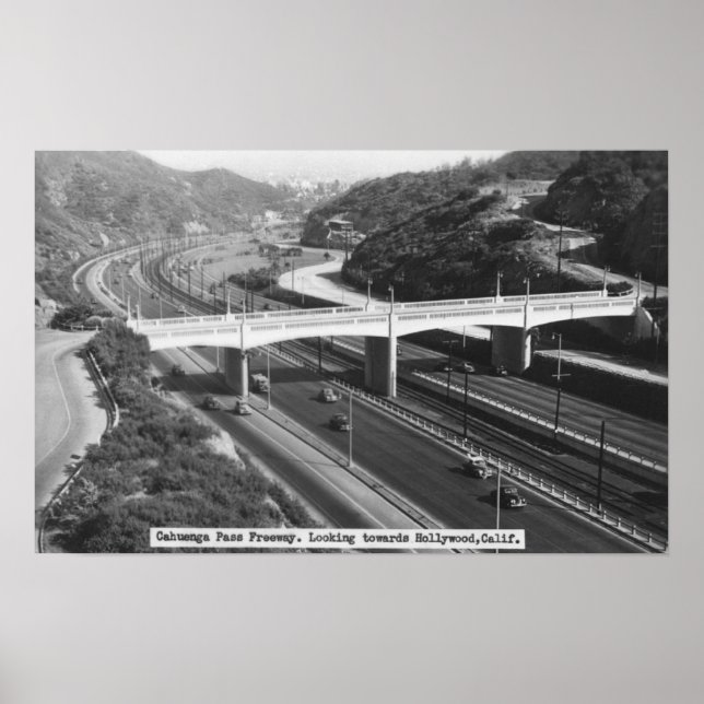 Hollywood, CA Cahuenga Pass Freeway View Poster (Framsidan)