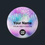 Holograf Glitter Drips Employee Logotyp Namn brick Knapp<br><div class="desc">Anpassa enkelt den här söta Anpassningsbarna HoloGraph Glitter Drips Pastel Unicorn Employee Namn bricka med namn, yrkesmässig och affärsmässig logotyp. En färglös söt företagsdesign i baby iridescent regnbåge pastel färg med fullt anpassade i fram- och bakstorlekar, sans-serif Basic och modern typsnitt samt en professionell och ett tydligt utseende. Knappen holografiskt...</div>