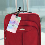 Holografisk rosa lila monogram namn bagagebricka<br><div class="desc">En holografisk bakgrund för trendig i färgad,  rosa,  lila,  myntgrönt. Anpassa och lägg till ditt första namn,  monogram initialer och fullt på framsidan. Lägg till kontaktinformationen på baksidan.</div>