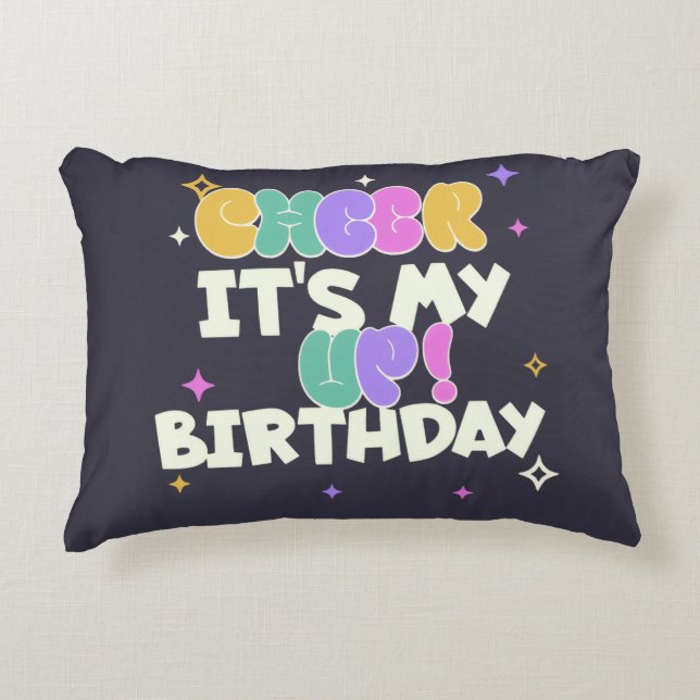 HOME DECOR BIRTHDAY CHEER UP ACCENT PILLOW  PRYDNADSKUDDE (Framsidan)