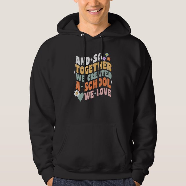 Home School We Love Groovy Homeschool Teacher Mom  Hoodie (Framsida)