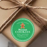 Homemade Cookies Gingerbröd Runt Klistermärke<br><div class="desc">Fira helgdagarna med den här Homemade Cookies Gingertea-designen. Du kan anpassa detta ytterligare genom att klicka på knappen "PERSONALIZE". Ändra bakgrunden till färg om du vill. Kontakta oss på ThePaperieGarden@gmail.com för ytterligare frågor.</div>