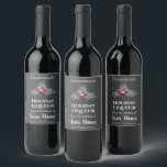Homemade Helgdag Liqueur Vin Chalkboard jul Vinflaska Etikett<br><div class="desc">Lägg till ditt eget namn och din egen information på etiketten för vin flaska i elegant. Den har en kritkonst som ser ut som julklapp med löv och bär. Det här är fullt anpassade. Du kan lägga till, ta bort, flytta eller ändra vad som helst. — Det står "Homemade Helgdag...</div>