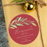 Homemade med Kärlek jul Runt Klistermärke<br><div class="desc">Skapa klistermärken för helgdag,  party favors,  inbjudningskuvert och mer med modern elegant,  grönt och bär med ditt budskap i chicen. MATCHING-objekt i vår butik.</div>