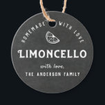 Homemade med Kärlek Limoncello Modern Chalkboard Gåvor Etiketter<br><div class="desc">märkre för förmåns-/presenttjänst för anpassningsbar-designade limoncello som innehåller personlig text-/presentmeddelande på stil-bakgrunden för krita.</div>