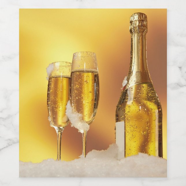 Homemade Vinflaska Etikett (Two sparkling champagne glasses beside a chilled bottle, surrounded by soft ice.)