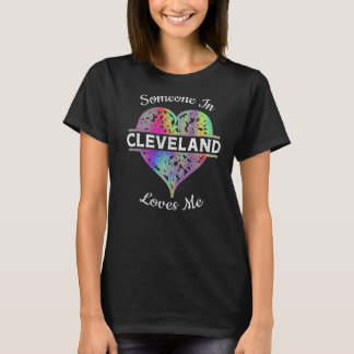Hometown Rainbow Pride Heart Någon i Cleveland T Shirt