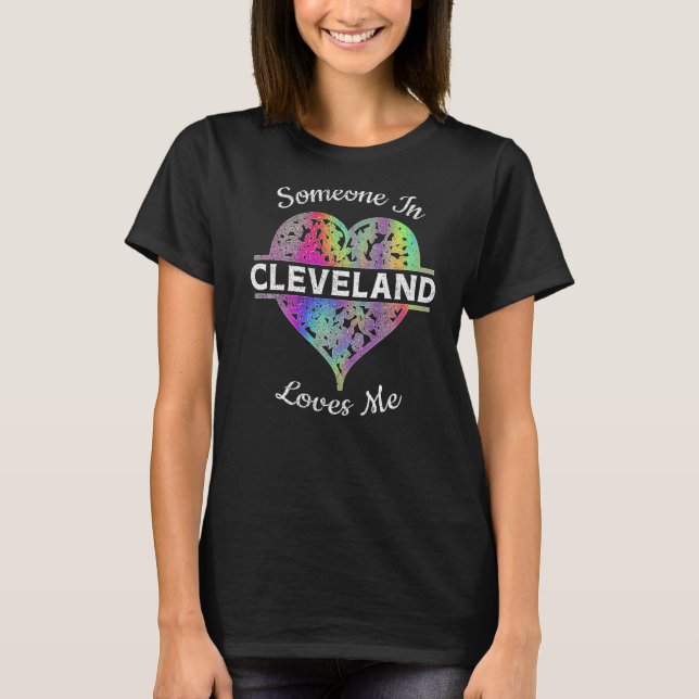 Hometown Rainbow Pride Heart Någon i Cleveland T Shirt (Framsida)