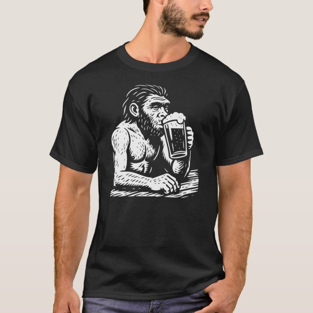 Homo erectus dricker öl i puben t shirt (Framsida)