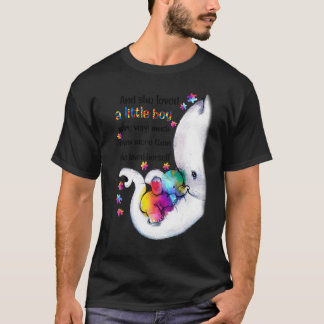 Hon älskade en liten pojke mycket Autism Acceptans T Shirt