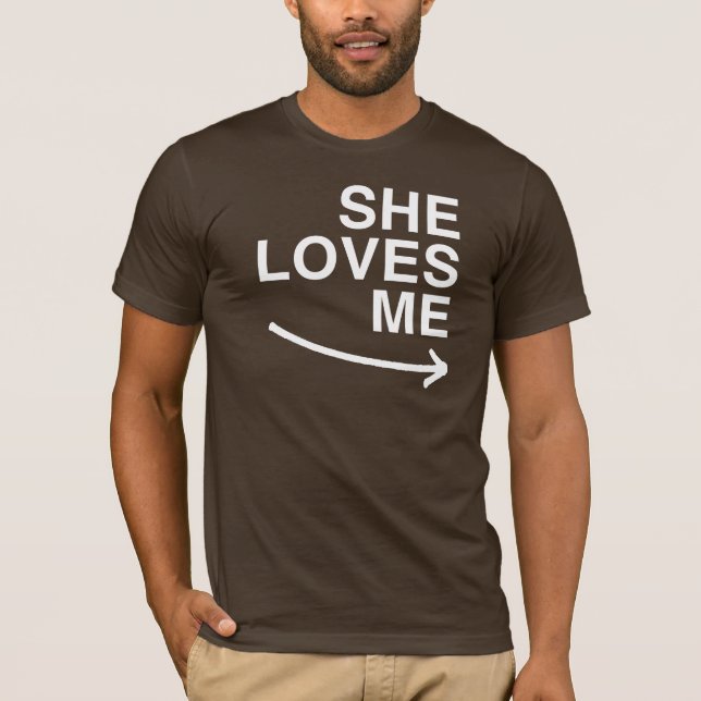 Hon älskar mig (höger) - .png t-shirt (Framsida)