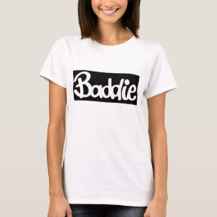 Hon är Baddie T Shirt