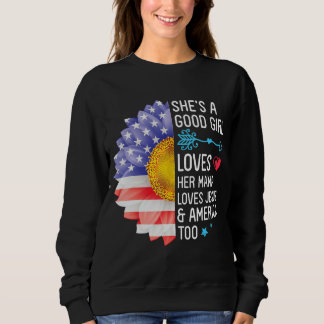 Hon är en Bra flicka Kärlek hennes Mamma Jesus och T Shirt