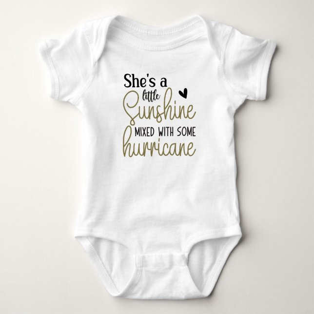 Hon är en liten solsken Bodysuit T Shirt (Framsida)