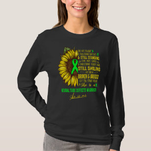 Hon är en Neural Tube Defects Warrior. T Shirt