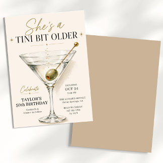 Hon är en Tini Bit äldre Martini födelsedag Inbjudningar