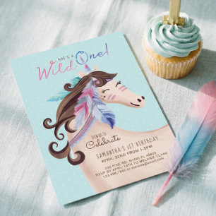 Hon är en Vild En Vild Stam Watercolor Unicorn Inbjudningar