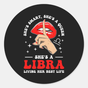 Hon är ett Libra Zodiac-tecken Libra Horoscope Runt Klistermärke