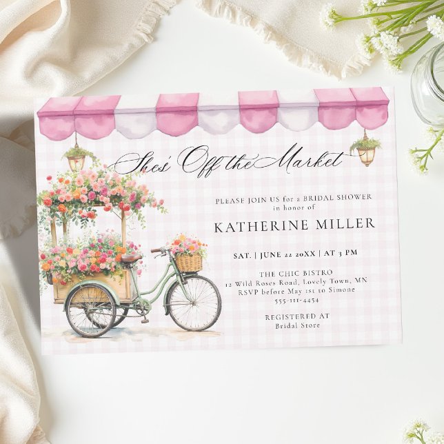 Hon är inte på marknaden Flower Cafe Rosa Bröllops Inbjudningar (off the market bridal shower invitation bicycle cart pink gingham elegant backyard outdoor garden)