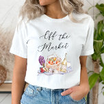 Hon är inte ute på marknaden Bondens marknad Bröll T Shirt<br><div class="desc">Vi presenterar vår charmiga bröllopsdusch-samling "Hon är inte längre på marknaden"! Denna förtjusande svit har ett lekfullt tema från en bondemarknad, perfekt för att fira den blivande bruden. Med sina fantasifulla illustrationer av frukt, vin och mat samt en mysig picknick-design sätter denna svit tonen för ett roligt och stilrent firande....</div>