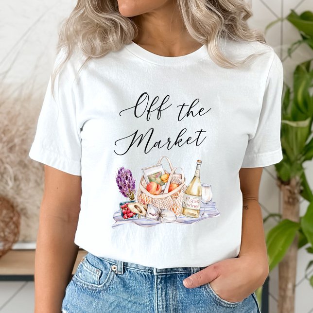 Hon är inte ute på marknaden Bröllopsfest på bonde T Shirt (Skapare uppladdad)