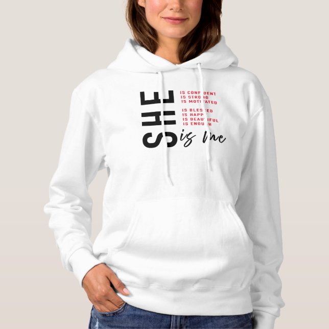 HON är Jag – Empowering Affirmation Typografi T Shirt (Framsida)