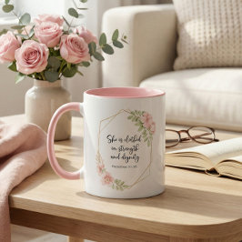 Hon är klädd i styrka och värdighet Rosa Mugg