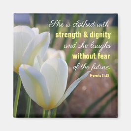 Hon är klädd - Proverbs 31:25 Blommigt Magnet