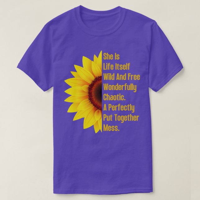 Hon är livets vilda och fria solrosblomma 7 t shirt (Design framsida)